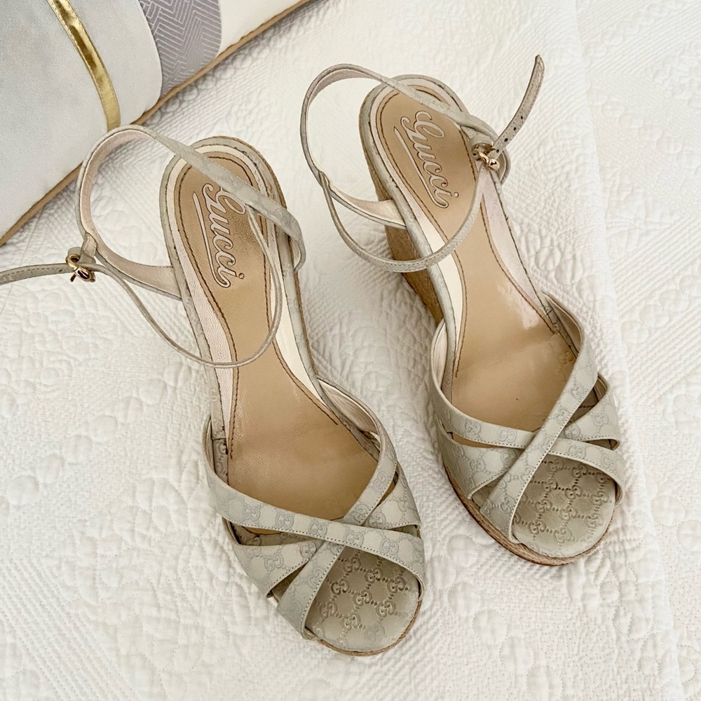 Gucci platform sandals💫Sale 💫Authentic timeless style ❤️💫